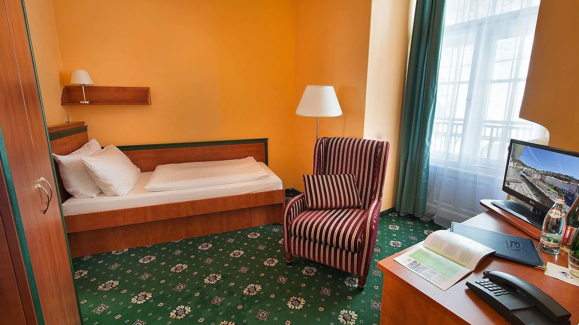 Ea Hotel Jessenius Karlovy Vary 3*,